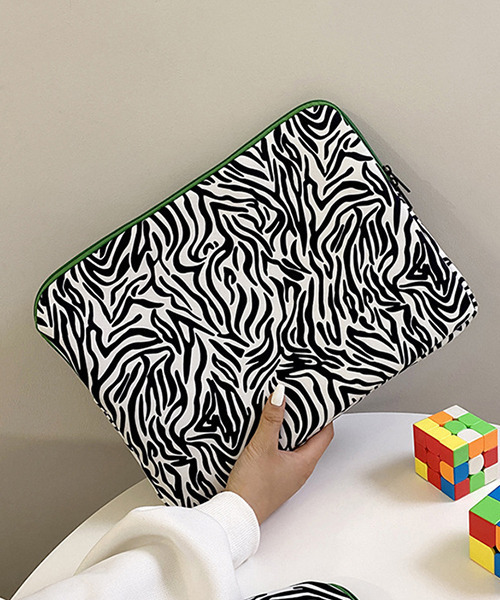 c.u.l（シーユーエル）の「大きいサイズにも対応 アニマル柄タブレットケース iPadケース PCケース ipd6（PC・タブレットケース・レディース・ホワイト/ブラック/ブラウン・FREE）」の9枚目の写真