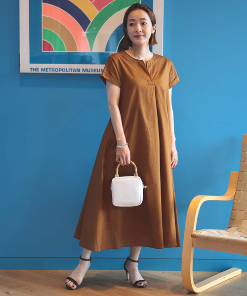 美品 BEAMS HEART パールネックコクーンワンピース ひざ丈 黒 美品 BEAMS HEART パールネックコクーンワンピース ひざ丈 黒