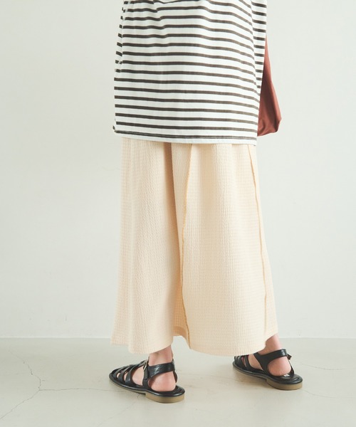 Crisp（クリスプ）の「バイカラーメロウフレアスカート（スカート・レディース・アイボリー/チャコールグレー・FREE）」の18枚目の写真