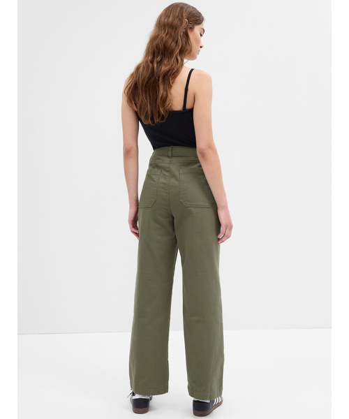 GAP(ギャップ)の「ミッドライズ ルーズフィット カーキチノパンツ(チノパンツ・レディース・ベージュ/ネイビー/グリーン・00/0/2/000/4/6/8/10)」の17枚目の写真