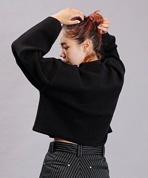 DISCUS ATHLETIC（ディスカス　アスレチック）の「DISCUS ATHLETIC/ディスカスアスレチック ダブルジャガードニット クロップドニット フレアスリーブ/セットアップ対応 3487-8974（ニット/セーター・レディース・ブラック/パープル・M）」の4枚目の写真