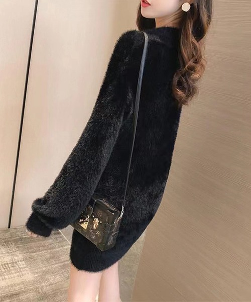 gossip!ロサンゼルス(ゴシップロサンゼルス)の「YUGA Vネック ルーズシルエットセーター(ニット/セーター・レディース・ホワイト/ブラック/ブラウン・FREE)」の8枚目の写真
