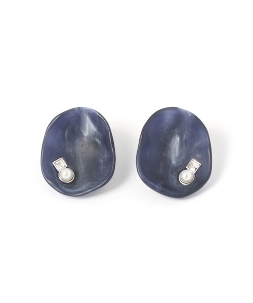 BAYFLOW(ベイフロー)の「樹脂ビジューピアス(ピアス(両耳用)・レディース・ネイビー/ブラウン/アイボリー・FREE)」の5枚目の写真