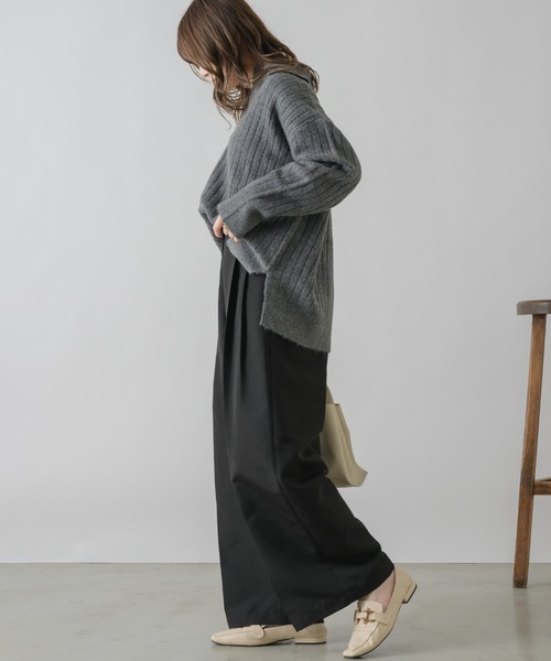 NEUNA（ヌナ）の「【後ろゴムで使いやすい！】2タックワイドスラックスパンツ（スラックス・レディース・ブラック/チャコールグレー・MEDIUM/LARGE/SMALL）」の5枚目の写真