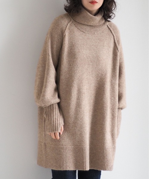 cepo（セポ）の「ロングカフス バックリンキングタートルニット（チュニック・レディース・グレー/ベージュ/ブルー・M）」の2枚目の写真