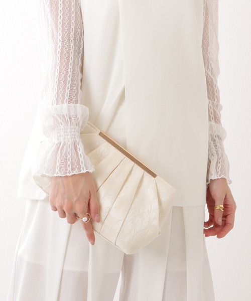 Lace Ladies(レースレディース)の「総レース メタリックバー プリーツ クラッチ バッグ(クラッチバッグ・レディース・アイボリー/ブラック・FREE)」の18枚目の写真