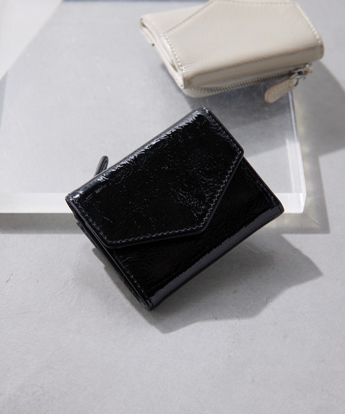 GALLARDAGALANTE（ガリャルダガランテ）の「【2.718】パテントWALLETE（財布・レディース・ブラック/グレイッシュベージュ・FREE）」の6枚目の写真