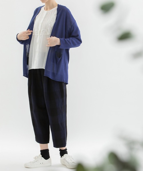 nop de nod（ノップドゥノッド）の「リネン混ケープカーディガン（カーディガン/ボレロ・レディース・キナリ/イエロー/ネイビー/ダークグレー/ブラック・3）」の6枚目の写真