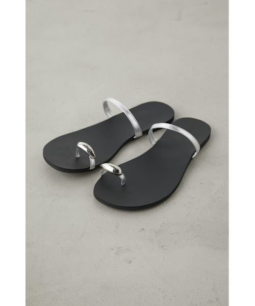 crie conforto（クリーコンフォルト）の「メタリックライントングサンダル（サンダル・レディース・シルバー/ブラック・SMALL/MEDIUM/LARGE/LL）」の8枚目の写真