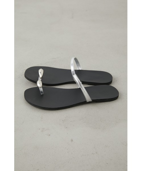 crie conforto（クリーコンフォルト）の「メタリックライントングサンダル（サンダル・レディース・シルバー/ブラック・SMALL/MEDIUM/LARGE/LL）」の9枚目の写真