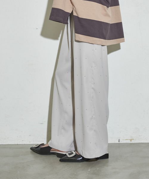 THE YOn（ザヨン）の「スクエアビジューバックストラップパンプス（パンプス・レディース・アイボリー/ブラック/ライム・37/38/39）」の20枚目の写真