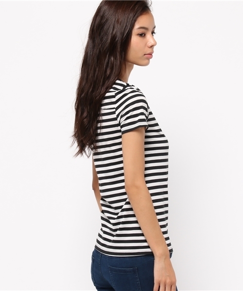 AZUL by moussy（アズールバイマウジー）の「TC天竺BCヨーク切替R/N半袖PO（Tシャツ/カットソー・レディース・ブラック/カーキ系/ブラック系その他/オフホワイト/ホワイト系その他・LARGE/MEDIUM/SMALL/X-LARGE/X-SMALL）」の7枚目の写真