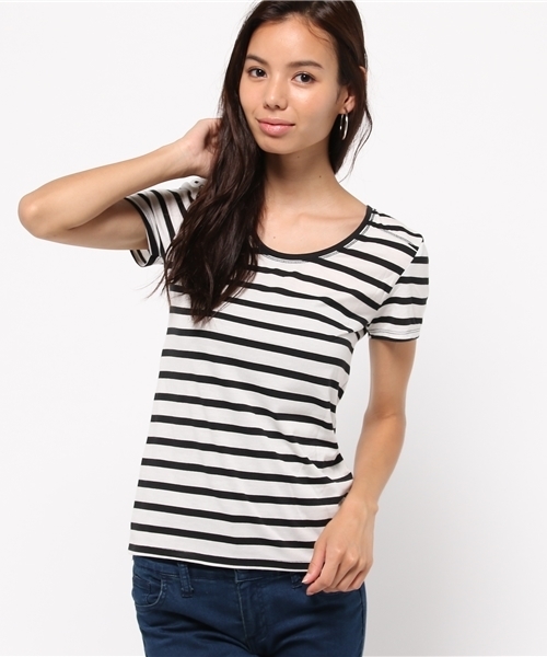 AZUL by moussy（アズールバイマウジー）の「TC天竺BCヨーク切替R/N半袖PO（Tシャツ/カットソー・レディース・ブラック/カーキ系/ブラック系その他/オフホワイト/ホワイト系その他・LARGE/MEDIUM/SMALL/X-LARGE/X-SMALL）」の14枚目の写真