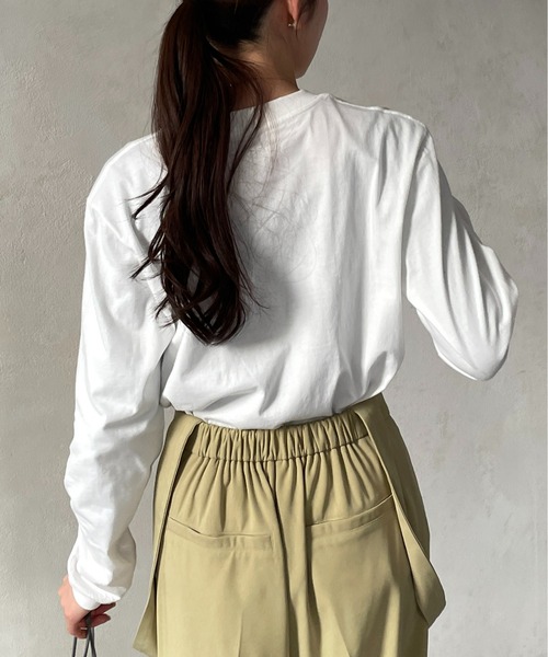 Thevon(ゼボン)の「CloirロゴプリントロングTシャツ(Tシャツ/カットソー・レディース・オフホワイト/ブラック・FREE)」の6枚目の写真