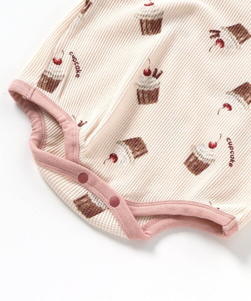 apres les cours（アプレレクール）の「おやつ柄ボディースーツ（ロンパース・キッズ・アイボリー/ピンク・80/70）」の8枚目の写真