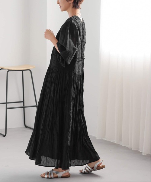 JOURNAL STANDARD relume（ジャーナルスタンダード　レリューム）の「《追加》コットンボイルクリンクルシャーリングワンピース（ワンピース・レディース・グリーン/ブラック系その他/ブラック/ブルー・FREE）」の6枚目の写真