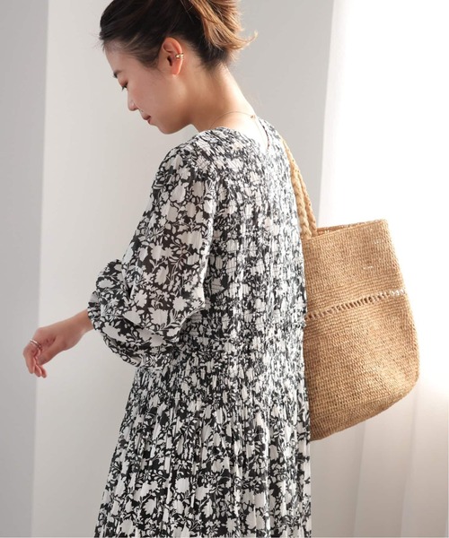 JOURNAL STANDARD relume（ジャーナルスタンダード　レリューム）の「《追加》コットンボイルクリンクルシャーリングワンピース（ワンピース・レディース・グリーン/ブラック系その他/ブラック/ブルー・FREE）」の7枚目の写真