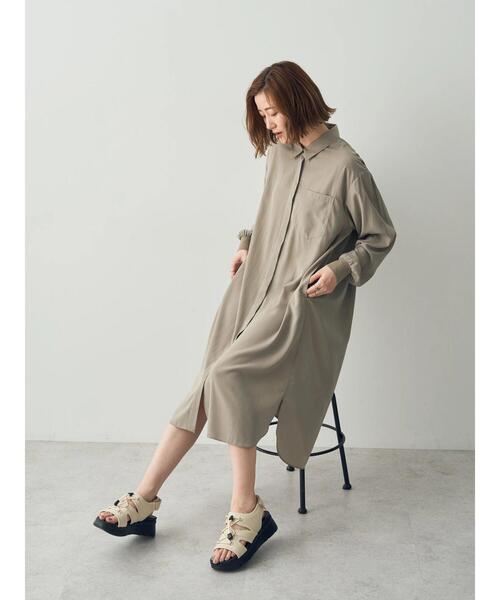 Editt by YECCA VECCA（エディットバイイェッカヴェッカ）の「リブ袖シャーリングシャツワンピース（シャツワンピース・レディース・グレイッシュベージュ・FREE）」の12枚目の写真