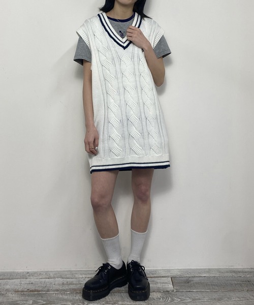 NICOLE CLUB(ニコル クラブ)の「ネコ刺繍Tシャツ(Tシャツ/カットソー・レディース・グレー系/ホワイト系/オフホワイト/ブラック・FREE)」の16枚目の写真