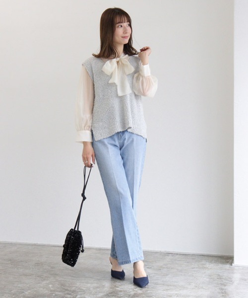 Pierrot(ピエロ)の「フレアデニムパンツ(デニムパンツ・レディース・ブルー/サックスブルー・PM/M/L)」の3枚目の写真