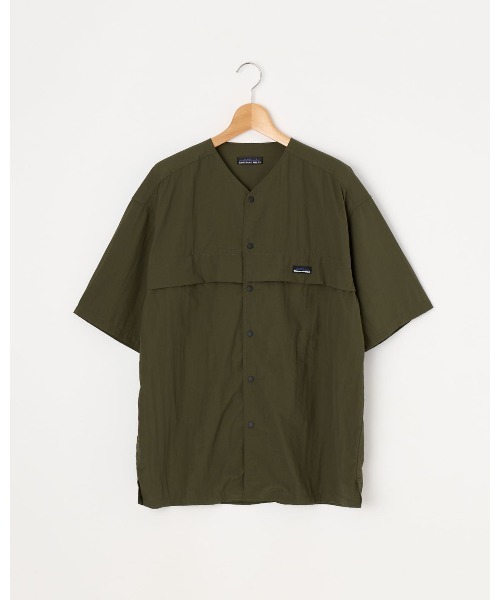 THOUSAND MILE(サウザンドマイル)の「SHORT SLEEVE COLLARLESS SHIRT(Tシャツ/カットソー・メンズ・オリーブ/ブラック・LARGE/SMALL)」の1枚目の写真