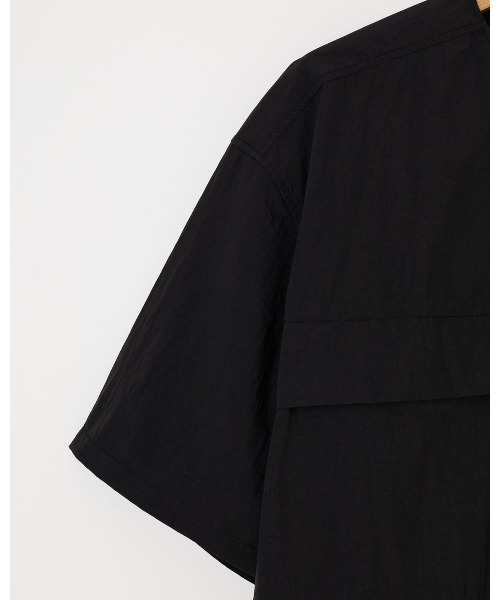 THOUSAND MILE(サウザンドマイル)の「SHORT SLEEVE COLLARLESS SHIRT(Tシャツ/カットソー・メンズ・オリーブ/ブラック・LARGE/SMALL)」の8枚目の写真