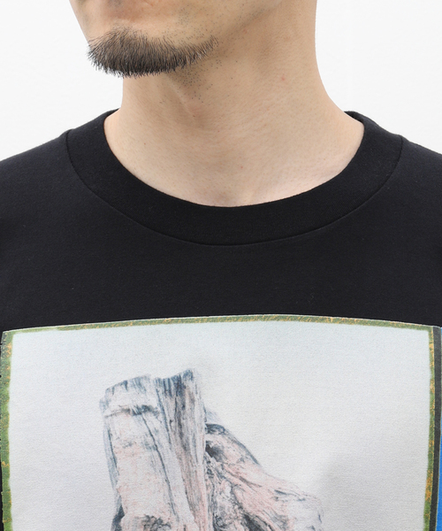 WHITE MOUNTAINEERING(ホワイトマウンテニアリング)の「【White Mountaineering】WANAKA PHOTO T-SHIRT WM2471529(Tシャツ/カットソー・メンズ・ブラック/ホワイト・3/2)」の7枚目の写真