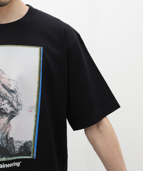WHITE MOUNTAINEERING(ホワイトマウンテニアリング)の「【White Mountaineering】WANAKA PHOTO T-SHIRT WM2471529(Tシャツ/カットソー・メンズ・ブラック/ホワイト・3/2)」の9枚目の写真