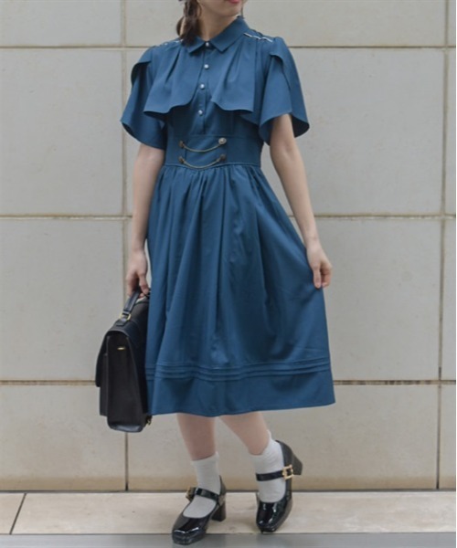 新品 未使用 axes femme チェーン付き ハイウエスト ワンピース axes femme（アクシーズファム）の「チェーン付ハイウエスト