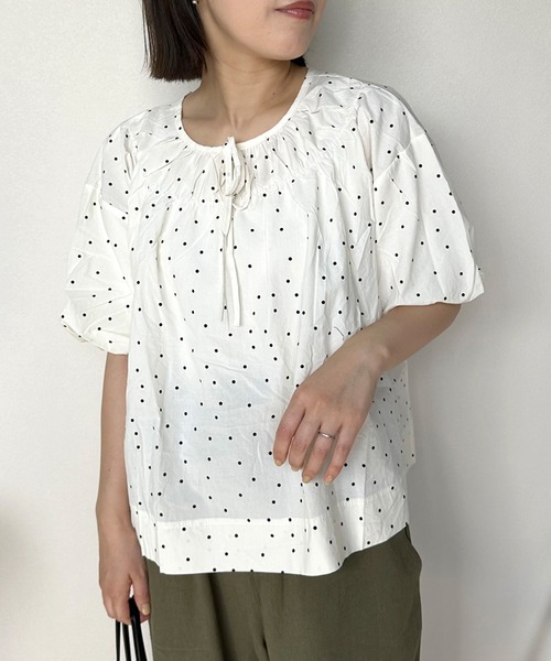 CRB(シーアールビー)の「バルーン袖ブラウス(シャツ/ブラウス・レディース・ベージュ/オフホワイト/ブルー・F)」の5枚目の写真