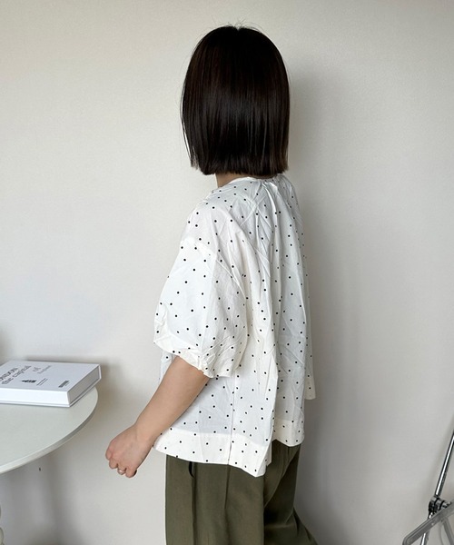 CRB(シーアールビー)の「バルーン袖ブラウス(シャツ/ブラウス・レディース・ベージュ/オフホワイト/ブルー・F)」の7枚目の写真