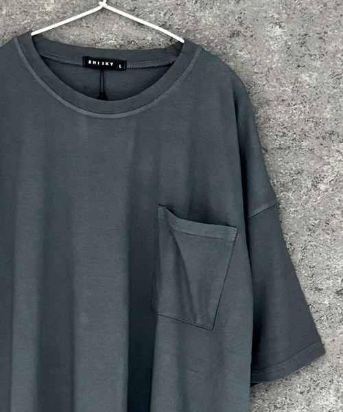 SHISKY（シスキー）の「ピグメント　オーバーサイズ　ポケット　Tシャツ（Tシャツ/カットソー・メンズ・ダークベージュ/チャコール/ネイビー/ブラック/ダークパープル/ダークグリーン・XL/L/M）」の3枚目の写真