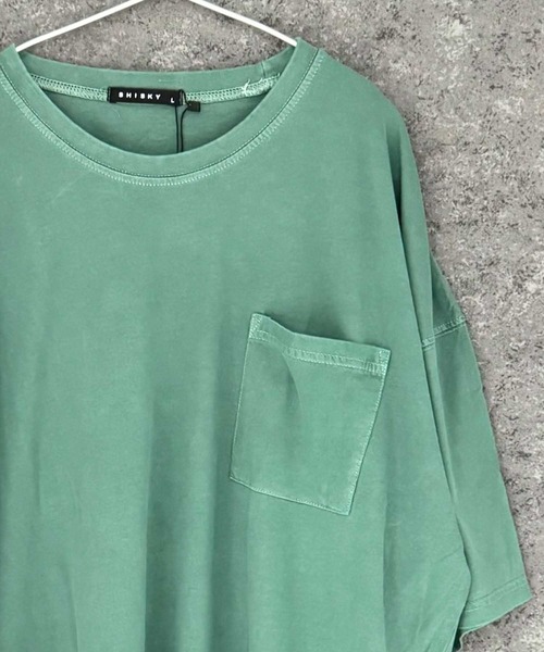 SHISKY（シスキー）の「ピグメント　オーバーサイズ　ポケット　Tシャツ（Tシャツ/カットソー・メンズ・ダークベージュ/チャコール/ネイビー/ブラック/ダークパープル/ダークグリーン・XL/L/M）」の4枚目の写真