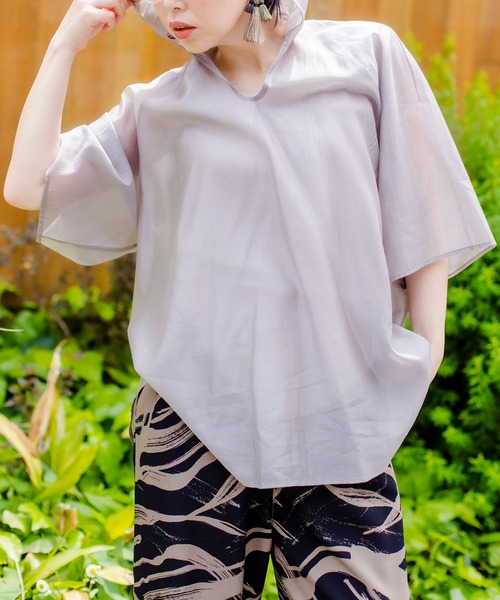 OSMOSIS（オズモーシス）の「フーデッドプルオーバー（シャツ/ブラウス・レディース・アイボリー/グレイッシュベージュ/ブラック・ONE SIZE）」の3枚目の写真