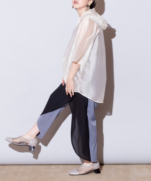 OSMOSIS（オズモーシス）の「フーデッドプルオーバー（シャツ/ブラウス・レディース・アイボリー/グレイッシュベージュ/ブラック・ONE SIZE）」の5枚目の写真