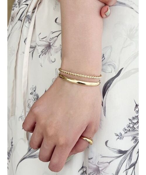 MERCURYDUO（マーキュリーデュオ）の「ゴールドミックスラインバングル