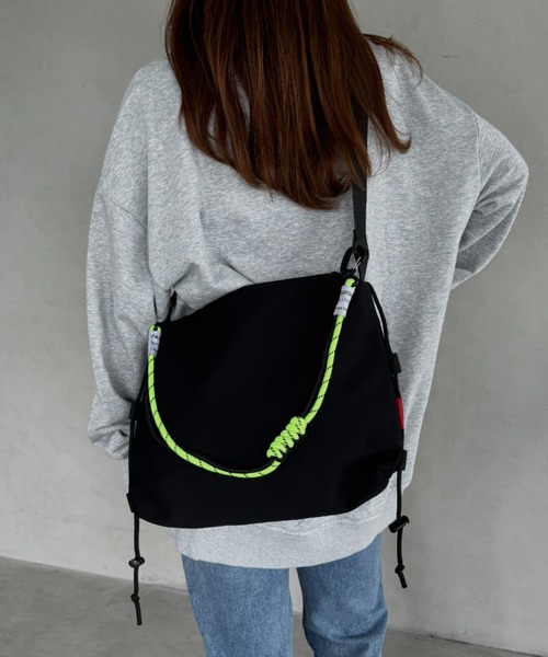 Tnewties トゥエンティーズ ノベルティ 2wayボディバック 【公式通販】