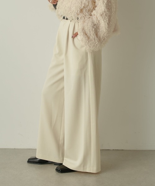 Lui's(ルイス)の「ワイドストレートパンツ(その他パンツ・レディース・オフホワイト/ブラック/グレー・36/38)」の5枚目の写真