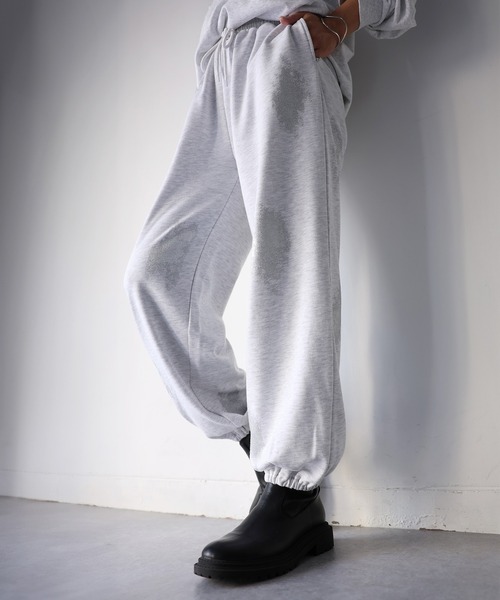 Riberry（リベリー）の「箔プリントスウェットパンツ（スウェットパンツ・レディース・オートミール/チャコールグレー・FREE）」の12枚目の写真