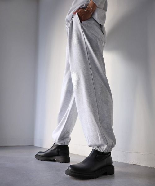 Riberry（リベリー）の「箔プリントスウェットパンツ（スウェットパンツ・レディース・オートミール/チャコールグレー・FREE）」の11枚目の写真