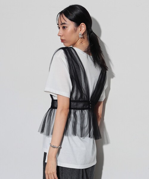 GALLEST(ギャレスト)の「チュールビスチェセットTシャツ(Tシャツ/カットソー・レディース・ホワイト/ベージュ/ブラック・38)」の5枚目の写真