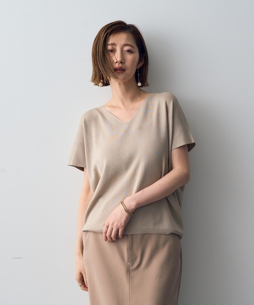 YECCA VECCA(イェッカヴェッカ)の「ラメVネックドルマンニット(ニット/セーター・レディース・ブラック/テラコッタ/ベージュ・FREE)」の3枚目の写真