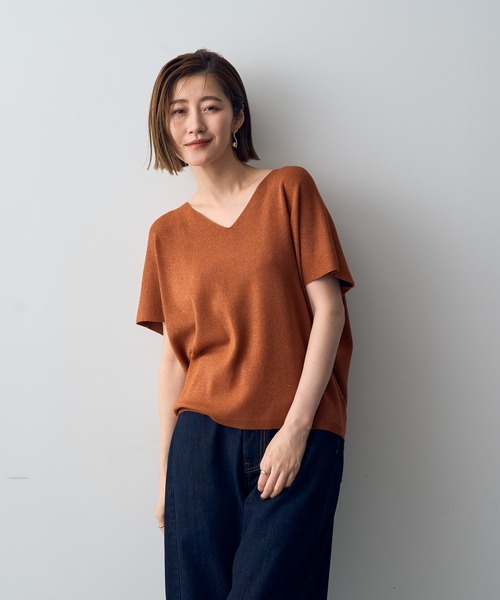 YECCA VECCA(イェッカヴェッカ)の「ラメVネックドルマンニット(ニット/セーター・レディース・ブラック/テラコッタ/ベージュ・FREE)」の4枚目の写真