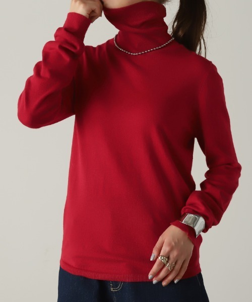 HUG.U(ハグユー)の「シルク混ニットインナー(Tシャツ/カットソー・レディース・ロイヤルブルー/ブラウン/レッド/グレー/ブラック/ライトピンク/ライトベージュ/オリーブ/テラコッタ・M/L)」の9枚目の写真