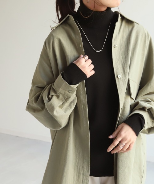 HUG.U(ハグユー)の「シルク混ニットインナー(Tシャツ/カットソー・レディース・ロイヤルブルー/ブラウン/レッド/グレー/ブラック/ライトピンク/ライトベージュ/オリーブ/テラコッタ・M/L)」の2枚目の写真