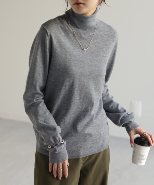 HUG.U(ハグユー)の「シルク混ニットインナー(Tシャツ/カットソー・レディース・ロイヤルブルー/ブラウン/レッド/グレー/ブラック/ライトピンク/ライトベージュ/オリーブ/テラコッタ・M/L)」の19枚目の写真