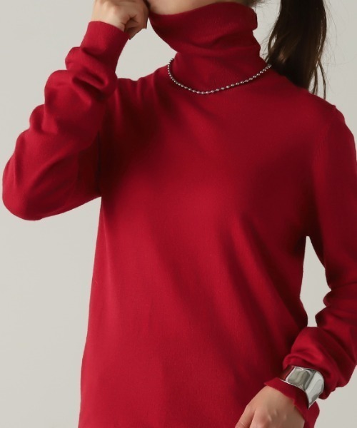 HUG.U(ハグユー)の「シルク混ニットインナー(Tシャツ/カットソー・レディース・ロイヤルブルー/ブラウン/レッド/グレー/ブラック/ライトピンク/ライトベージュ/オリーブ/テラコッタ・M/L)」の21枚目の写真