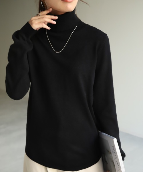 HUG.U(ハグユー)の「シルク混ニットインナー(Tシャツ/カットソー・レディース・ロイヤルブルー/ブラウン/レッド/グレー/ブラック/ライトピンク/ライトベージュ/オリーブ/テラコッタ・M/L)」の11枚目の写真