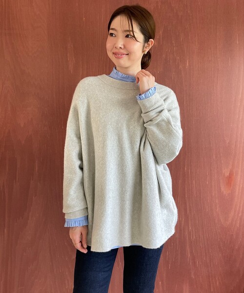 UNFILO(アンフィーロ)の「フリルネックシャツ(シャツ/ブラウス・レディース・サックスブルー系/ブラック系1/ホワイト系/スカイブルー系1・X-LARGE/XX-LARGE)」の8枚目の写真