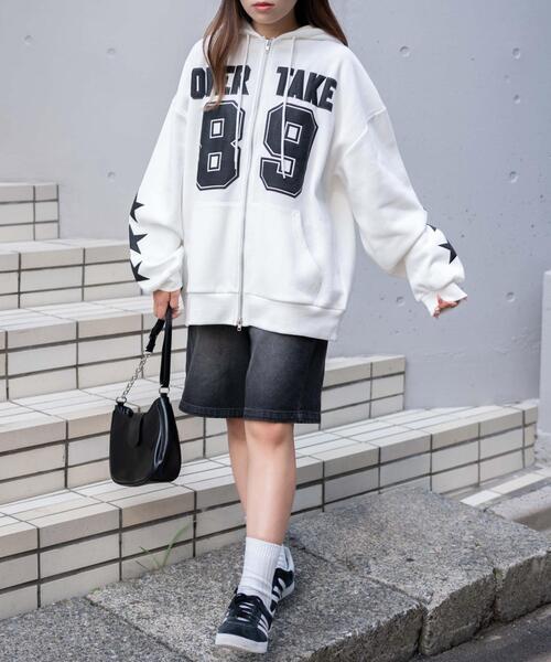 WEGO（ウィゴー）の「WEGO/ナンバリング裏起毛BIGジップパーカー（パーカー・レディース・その他1/ホワイト/ブラック・FREE）」の4枚目の写真